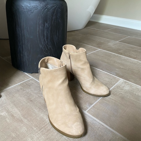 Style & Co Beige Booties in size 8 - Picture 2 of 10